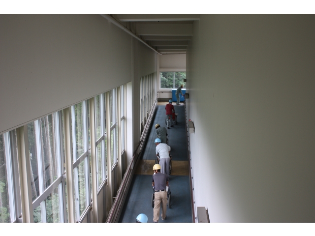 スロープ棟から地域の方が避難誘導