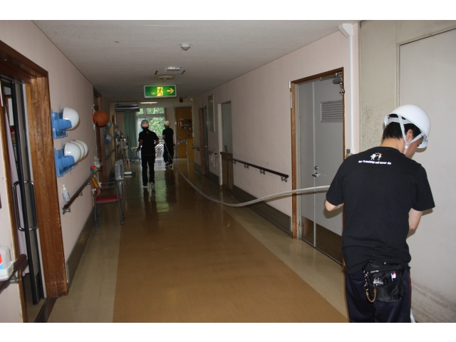 ホースを伸ばして