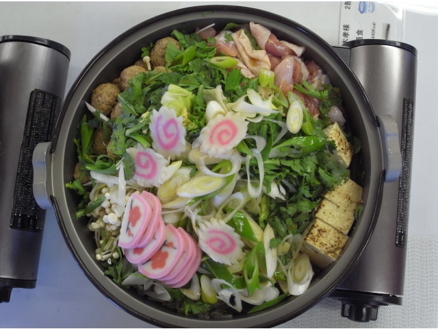 鶏すき鍋（煮る前です）