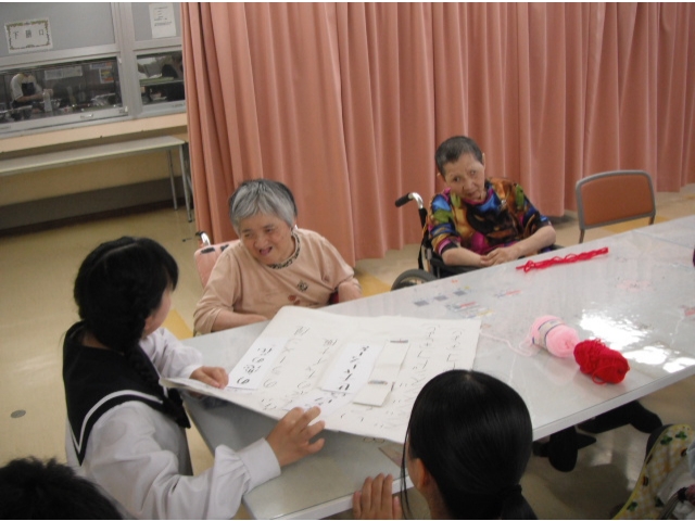 歌詞をみながらおはなししました