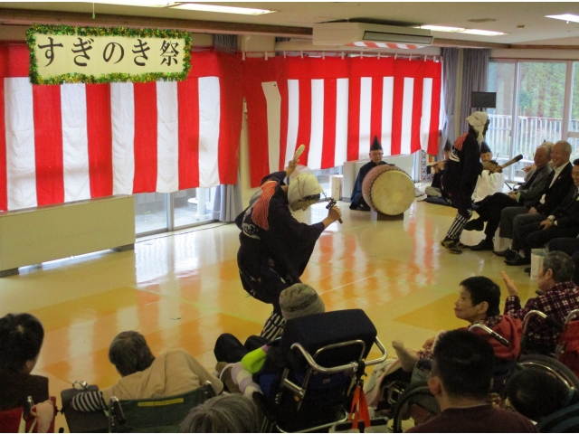 五平餅のみそを塗られると元気に過ごせるそうです