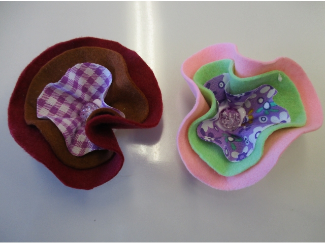 真ん中にかわいいビーズをつけたら、出来上がり♪