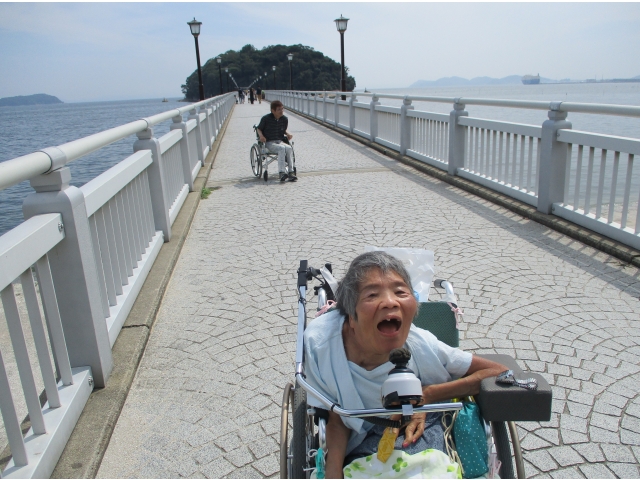 どこまでも続く道