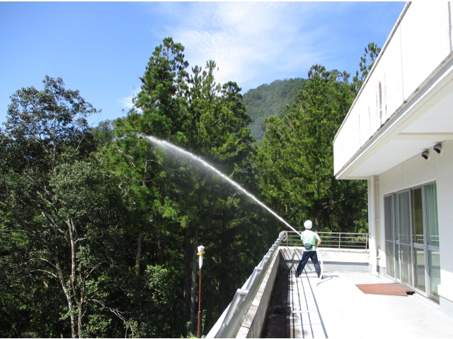 火災が起きたら放水！