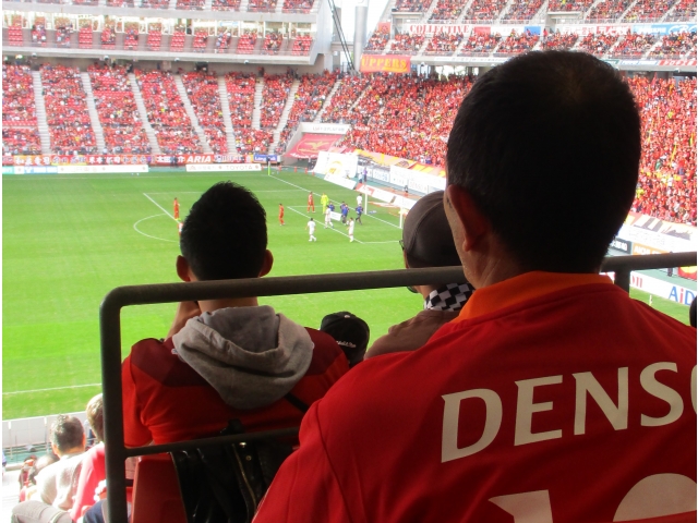 ユニホームを着て応援です