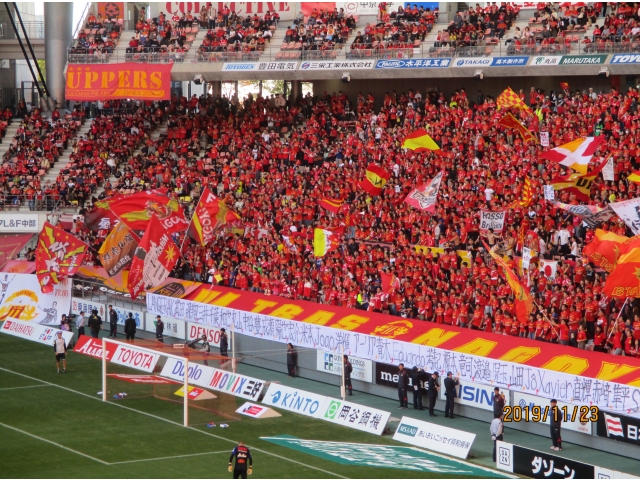 会場は熱気ムンムン・・