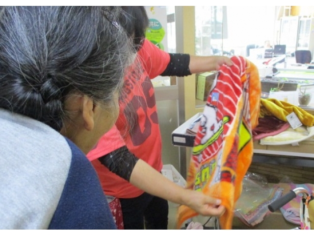 スヌーピーのかわいいひざかけを選びました