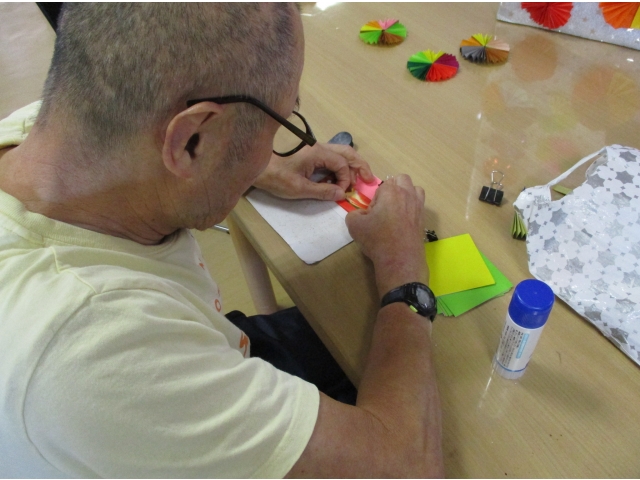 折り紙を丁寧に・・・