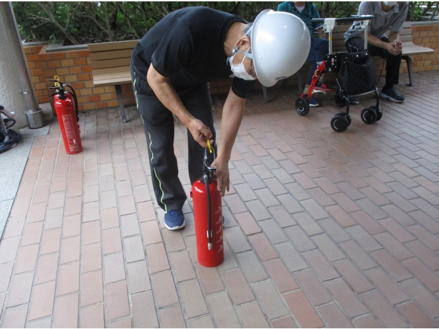 消火器の使用方法説明です