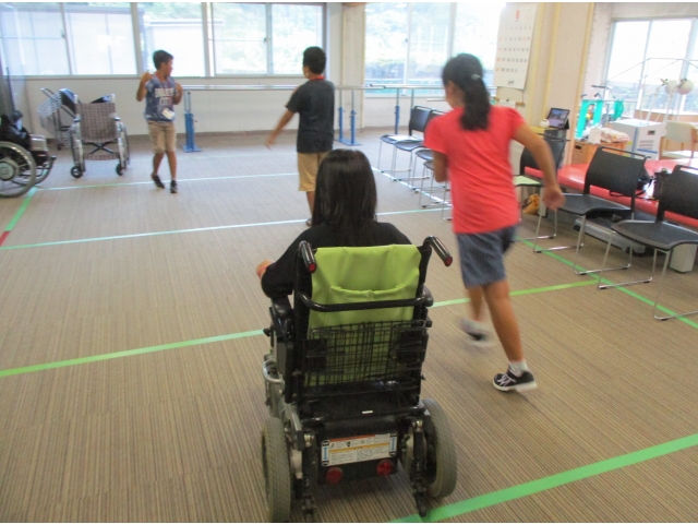 誘導係が３人も！