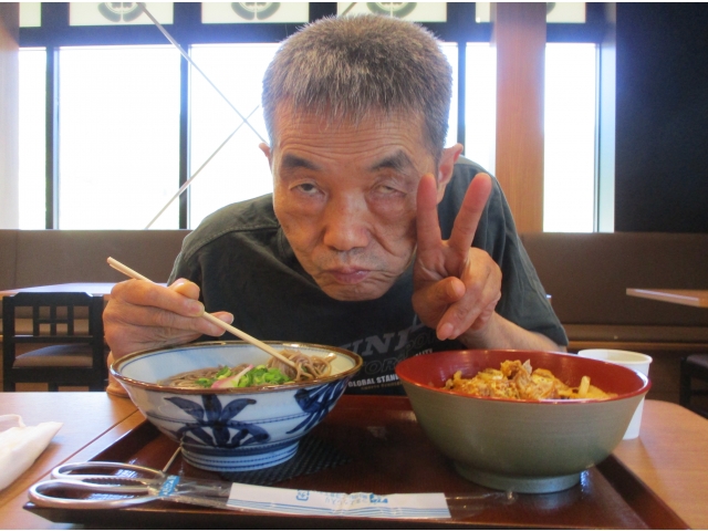 そば、かつ丼、どちらも完食です♪