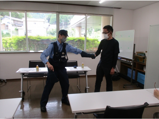 刃物を持っていた場合の対処法