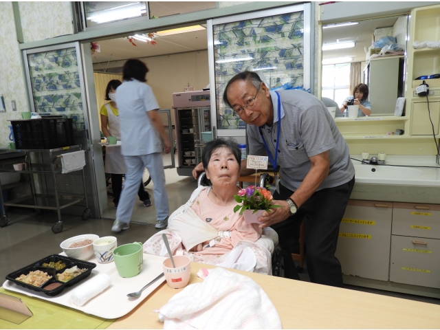 苑食（おろしとんかつ・炊き合わせ）