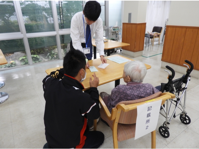 投票は悩みますね。