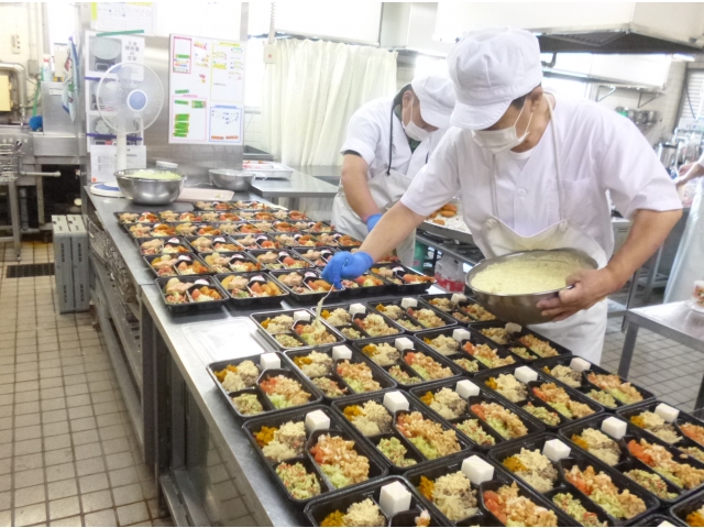 ソースだって手作りです