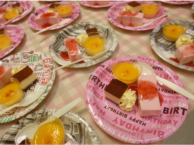 綺麗に盛り付けられた
ケーキたち