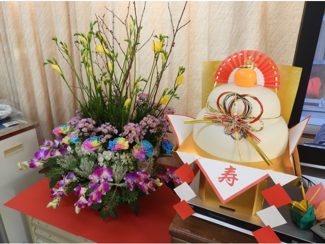 この色鮮やかな花が
正月を彩ってくれました