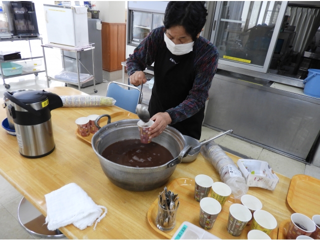 今日はコーヒーの代わりにお汁粉ですよ