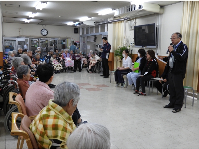 苑長から皆様にごあいさつ。