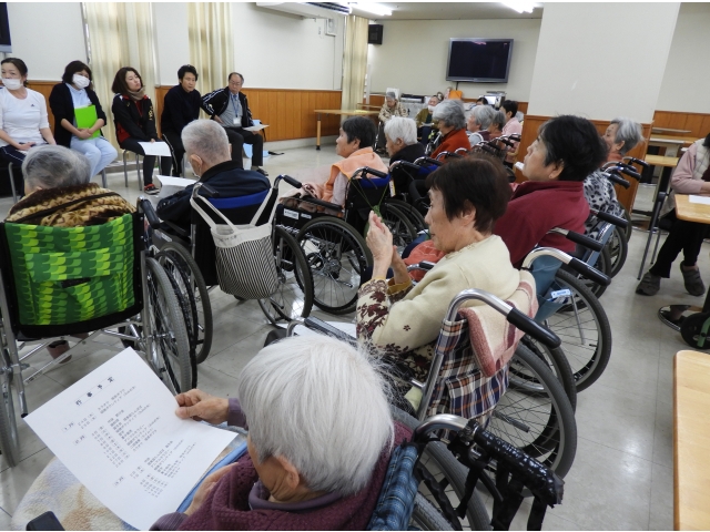 皆様も職員の説明に一生懸命耳を傾けて下さいました。