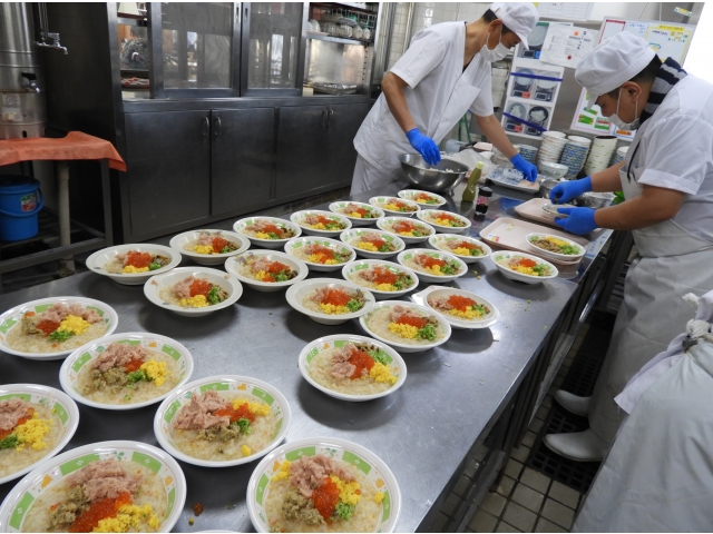 ミキサーや粥の方の
メインは海鮮ちらし寿司