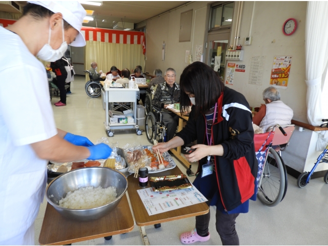 「おかわり下さい」
「あいよ！」
