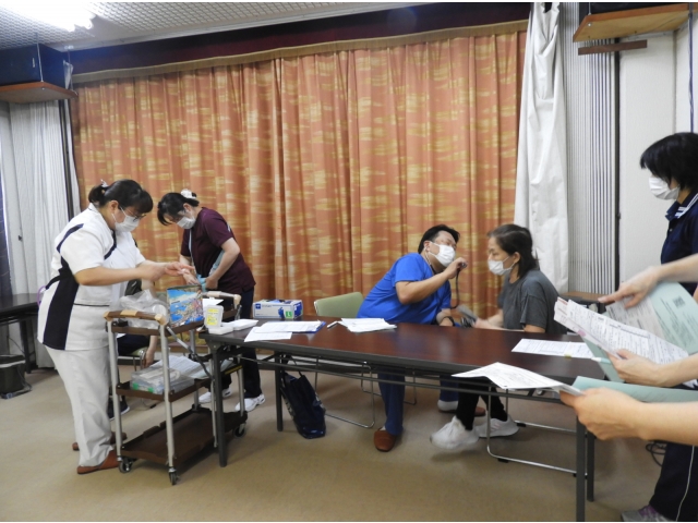 続いて職員(一部)の予防接種無事終了。 