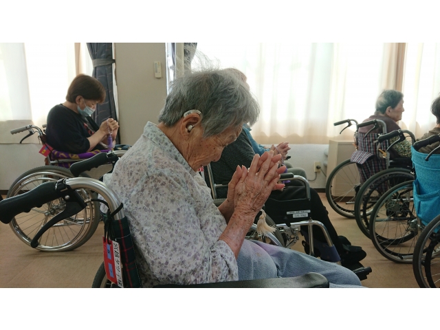 皆様、思い思いに手を合わせていました。