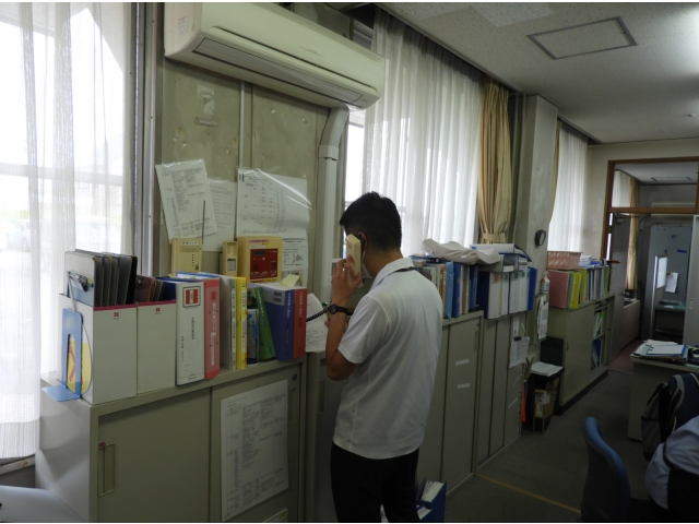 同時に消防署へ通報と施設内へ放送！　