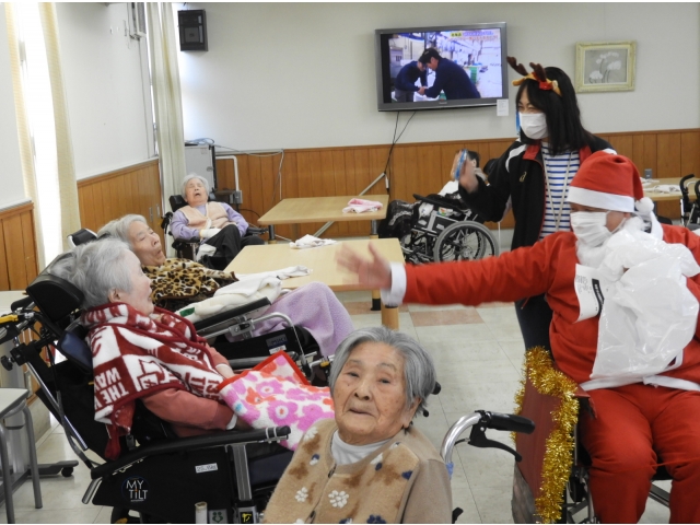 プレゼントですよー。