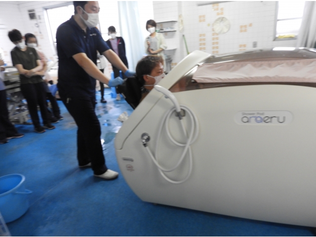 実際にチェアー浴に入ってみます！！！！！