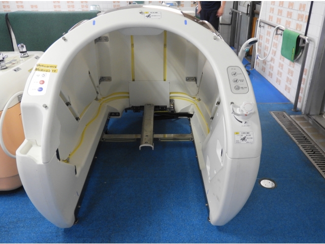 中はこんな感じです。シャンプーもお湯もでます。