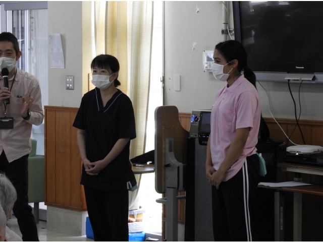 介護員さんと看護師さん一人ずつ