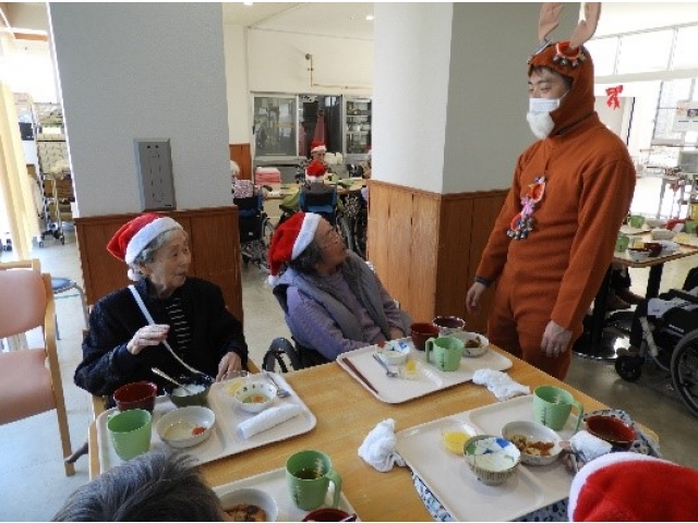 ﾄﾅｶｲもそこそこ人気　
