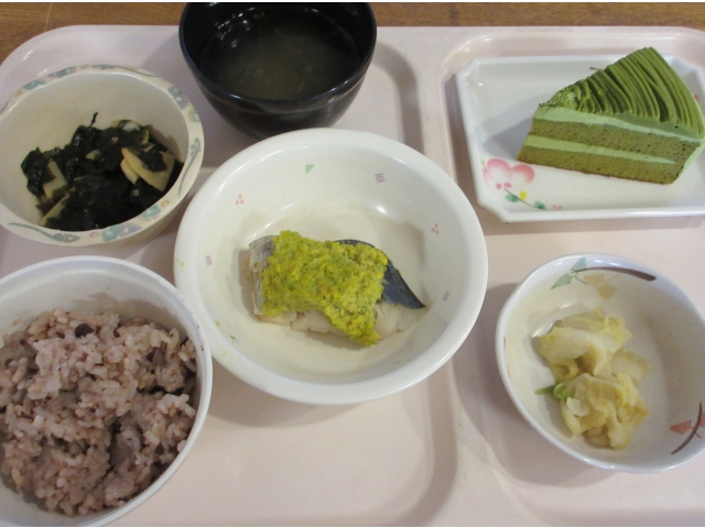 米飯、一口大食