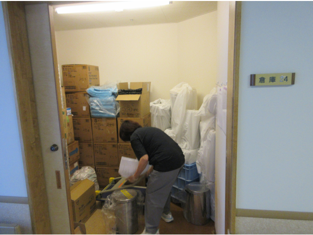 おなじみ倉庫からの備品準備