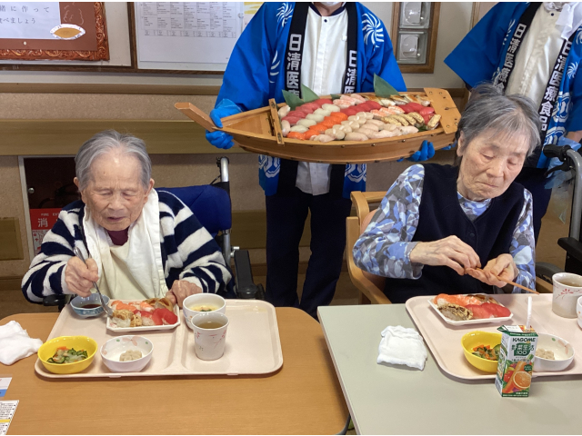 お寿司に集中！