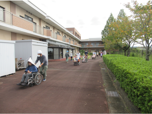 避難場所へ