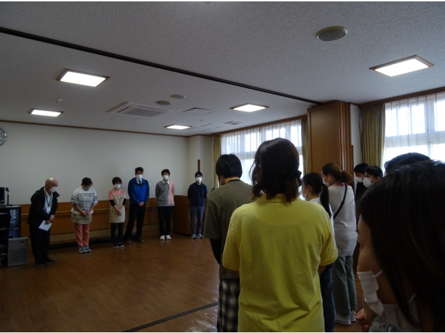 新任・転任者の歓迎会の様子。