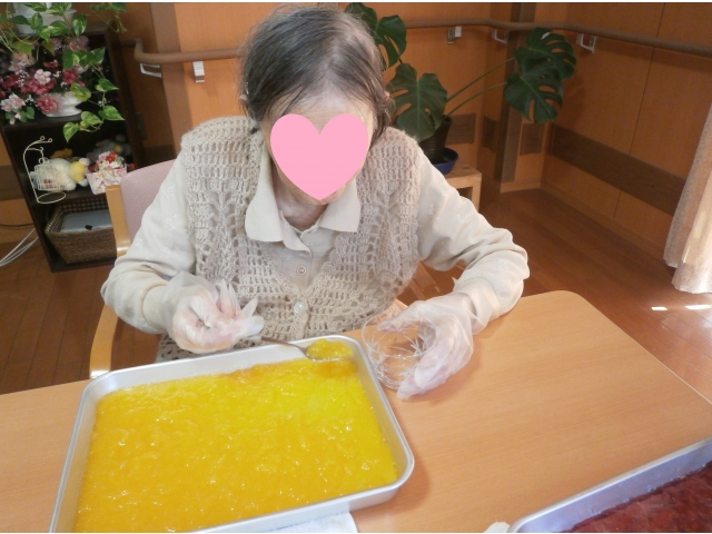 西尾苑では美味しい食事もおやつも提供されますが、家事を一手に引き受けていた主婦としては、やっぱり時々は自分の腕も振るいたいもの😊