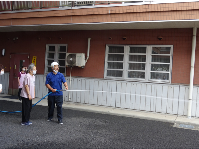 西尾苑技術員からの説明を聞きます。