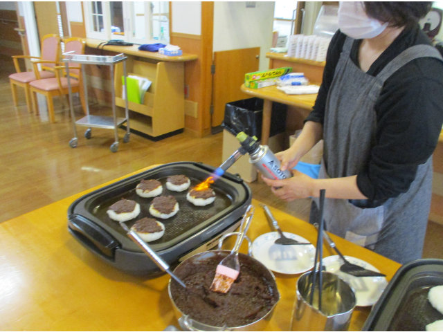 焼いて～🎶塗って～🎶炙って～🎶