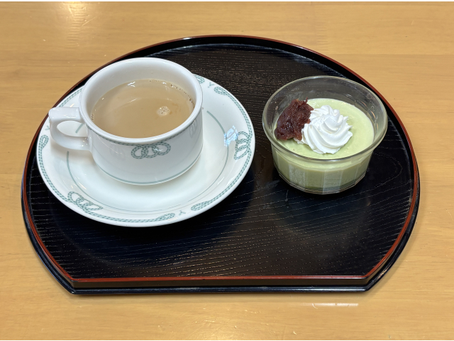 エネルギー：304kcal、たんぱく質：4.5ｇ、脂質：24.2ｇ炭水化物：15.9ｇ、食塩相当量：0.2ｇ、カルシウム：120mg