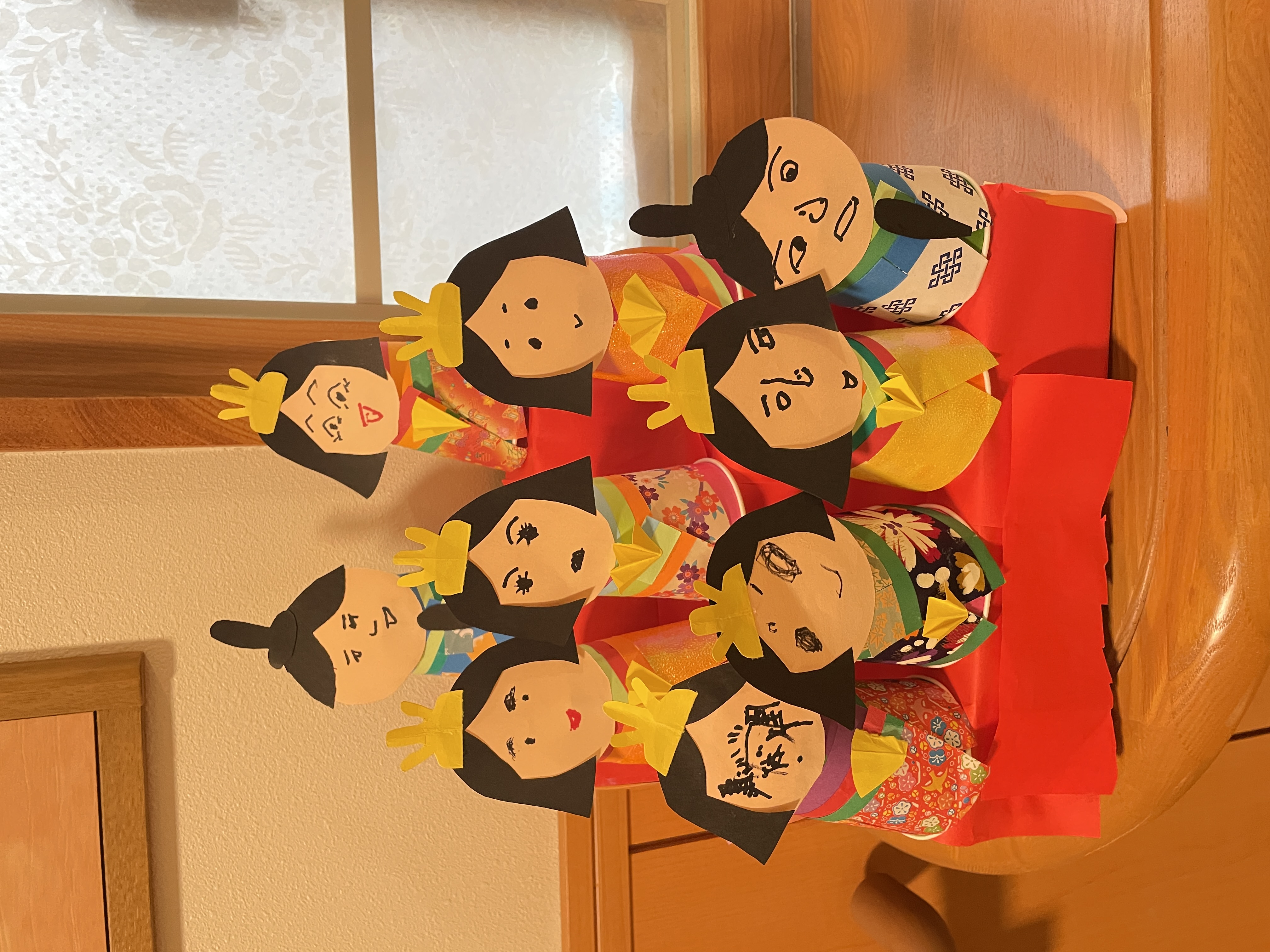 お雛様の表情は、まさに十人十色！素敵な雛段ができました✨✨