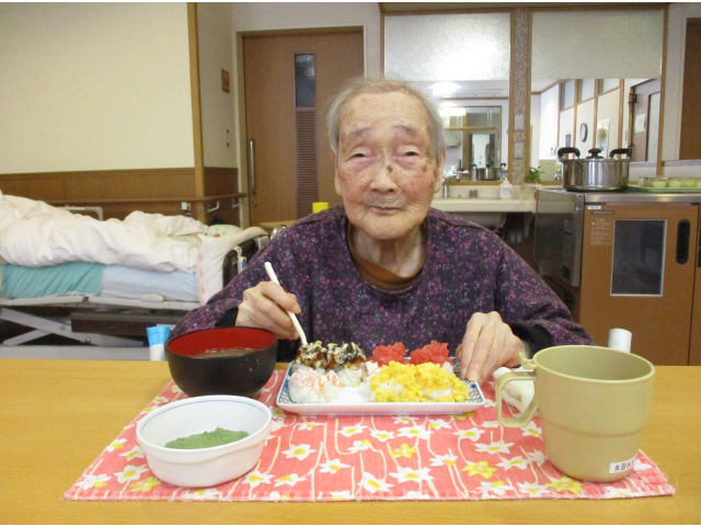 きざみ食は撮り忘れちゃいました💦わかりにくいですが手毬寿司のような仕上がりです。