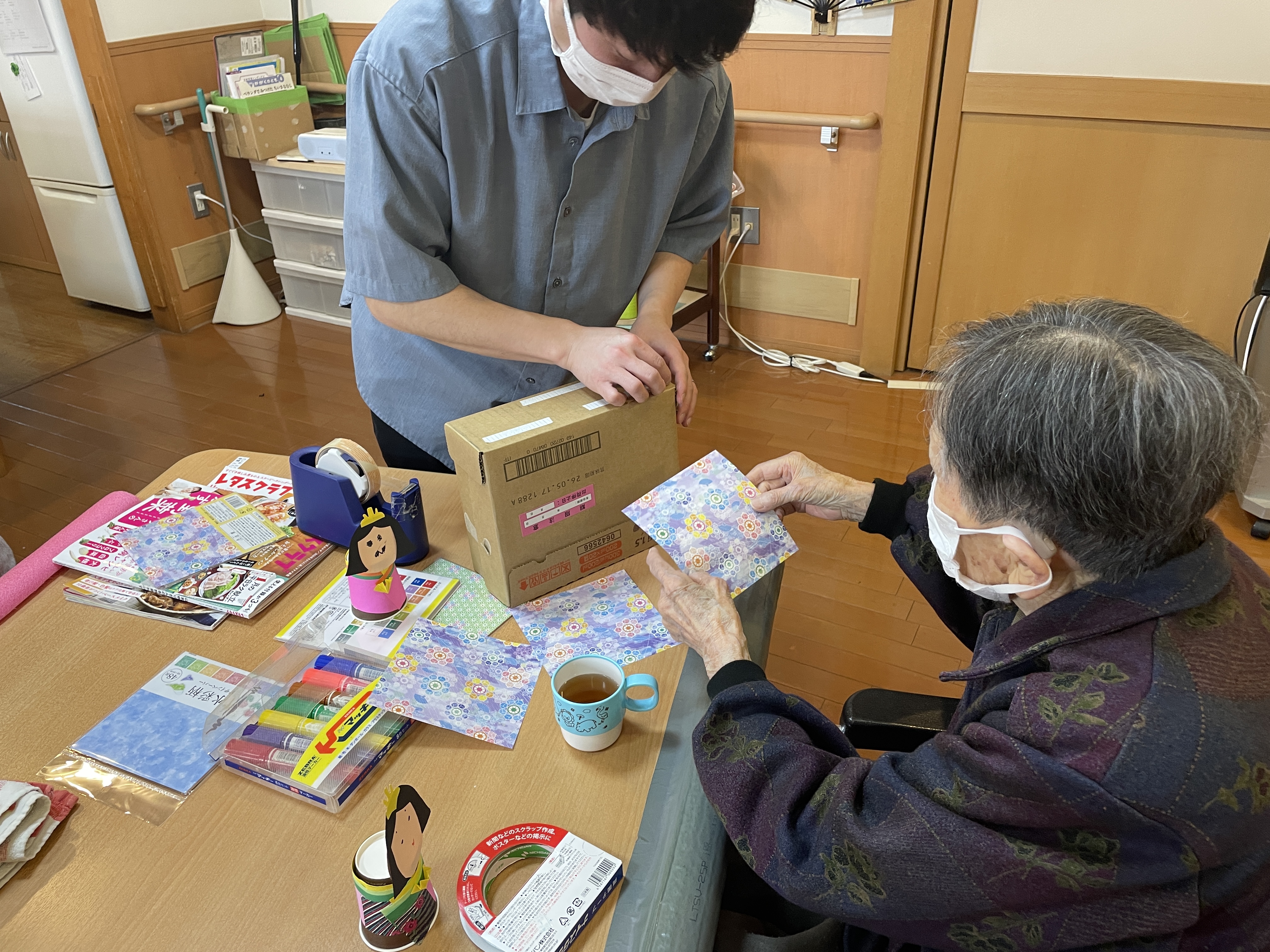 ひな人形を置く台も作ってくれました！