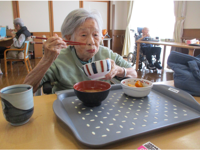 モリモリ食べます