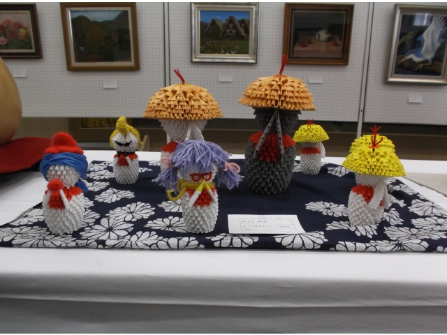 折り紙細工「7人のおじぞうさん」
ひとりひとり姿、形はみんな違ってみんないい