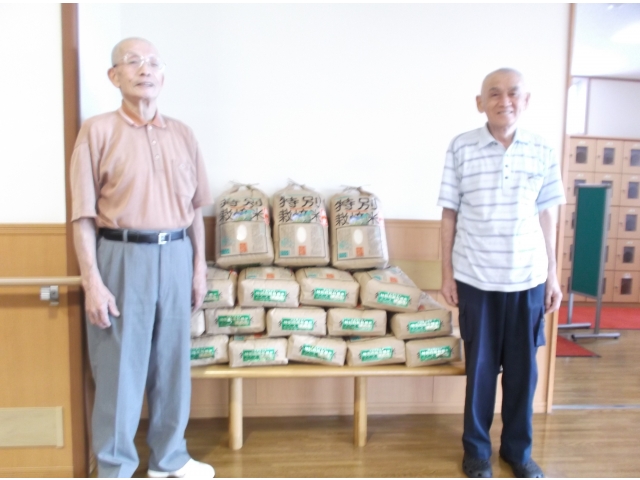 養護入所者の方と一緒に受け取ってきました