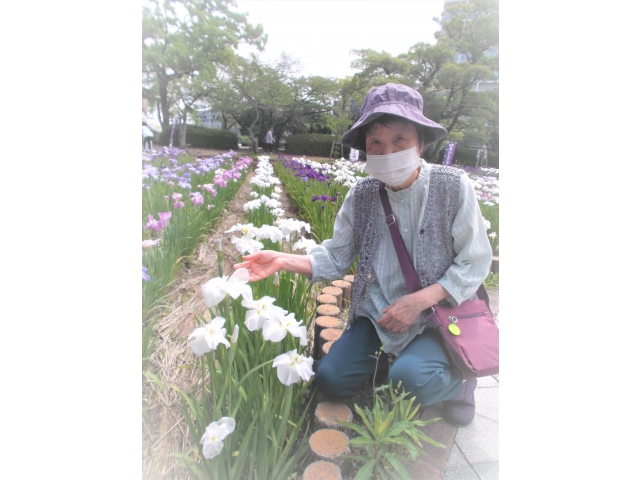 花や清々しい外気に触れて心地良く散歩。